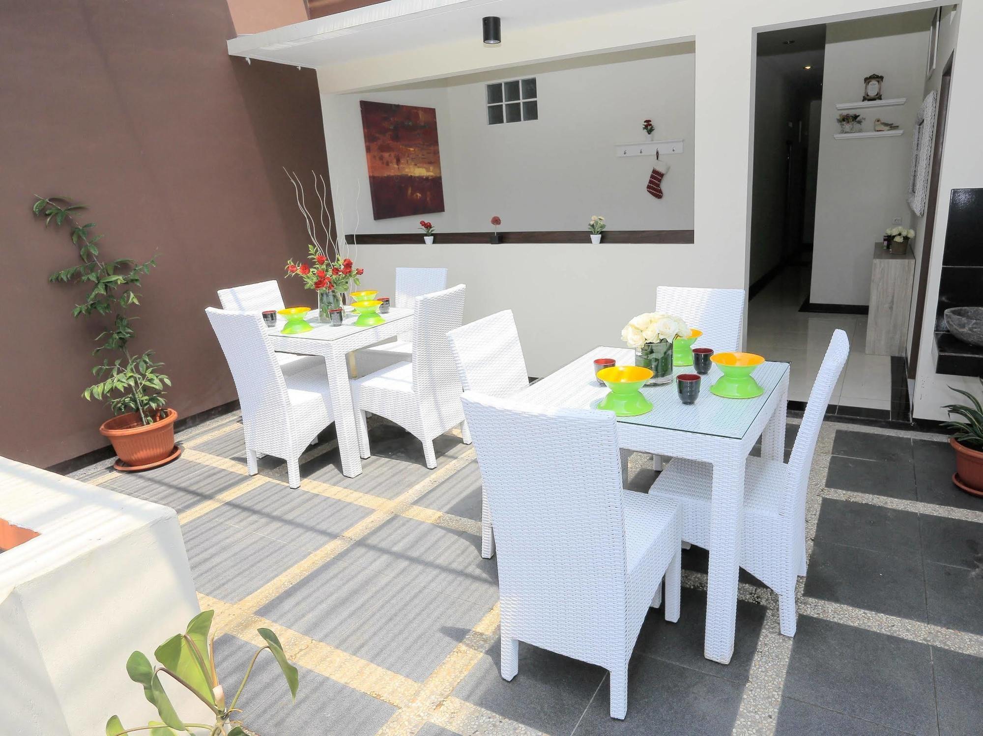 Bantal Guling Pasar Baru Hotel Bandung Buitenkant foto