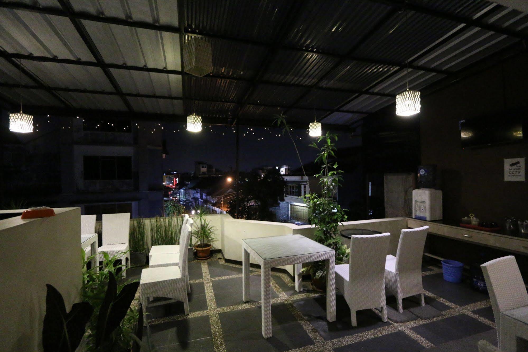Bantal Guling Pasar Baru Hotel Bandung Buitenkant foto