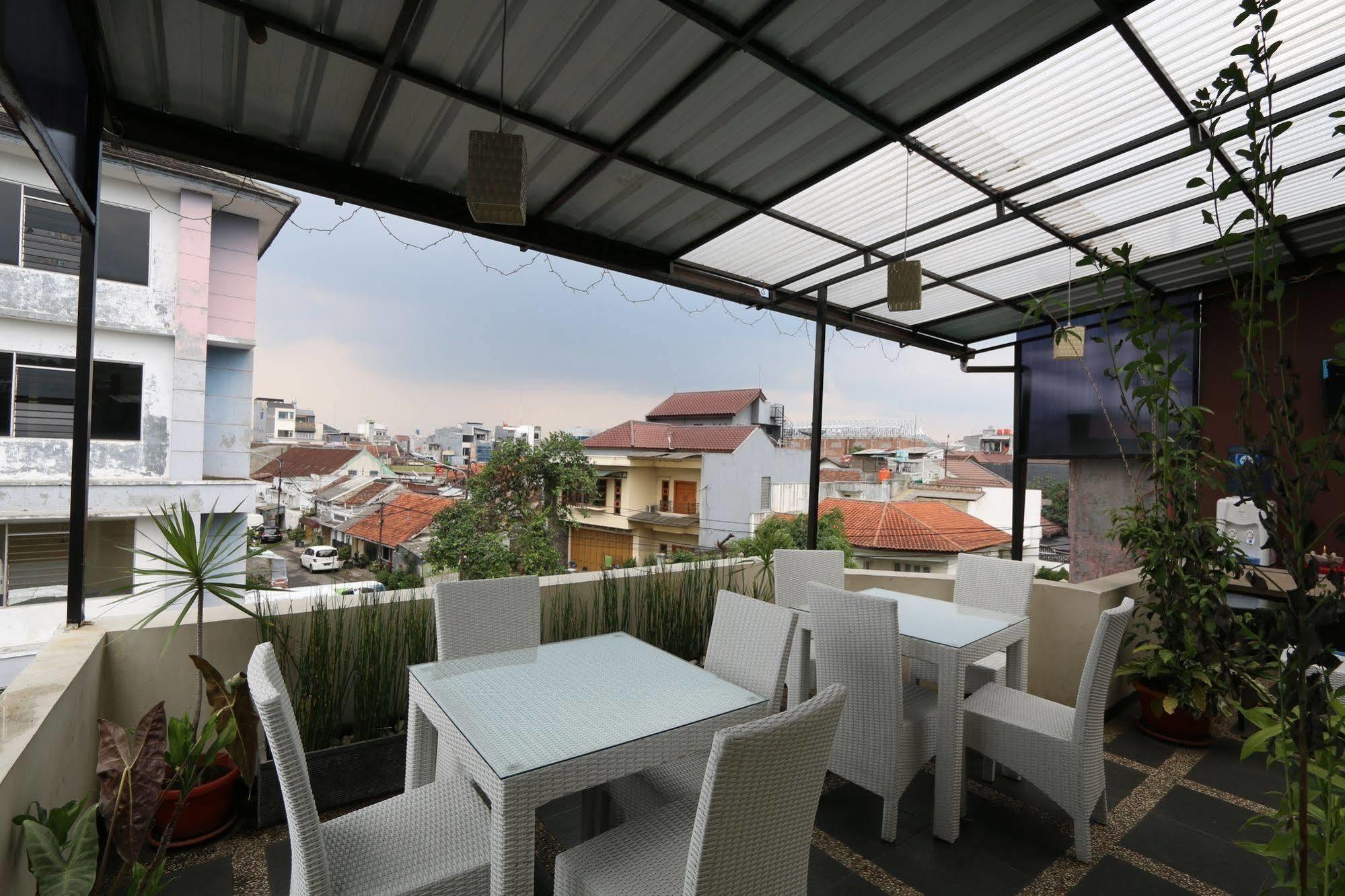 Bantal Guling Pasar Baru Hotel Bandung Buitenkant foto