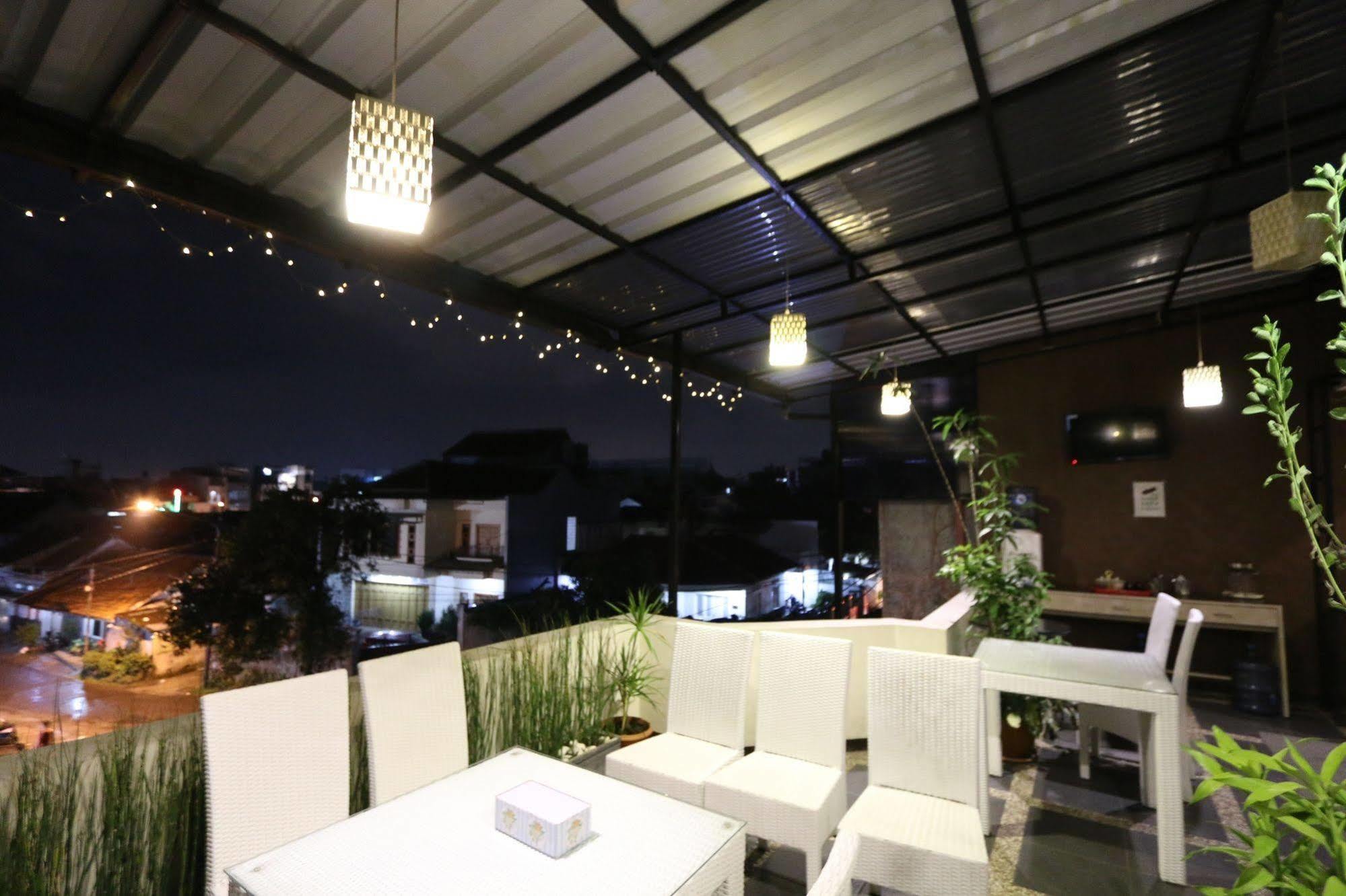 Bantal Guling Pasar Baru Hotel Bandung Buitenkant foto