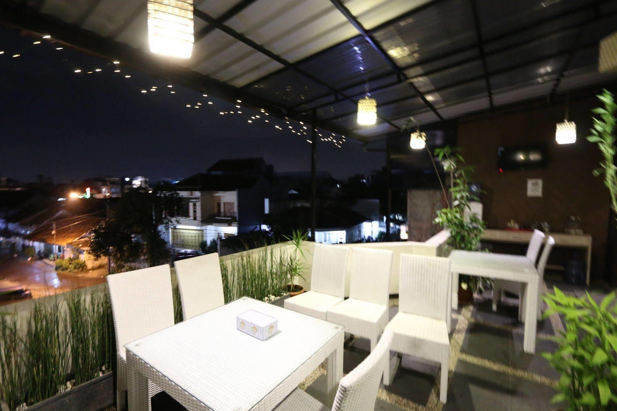 Bantal Guling Pasar Baru Hotel Bandung Buitenkant foto